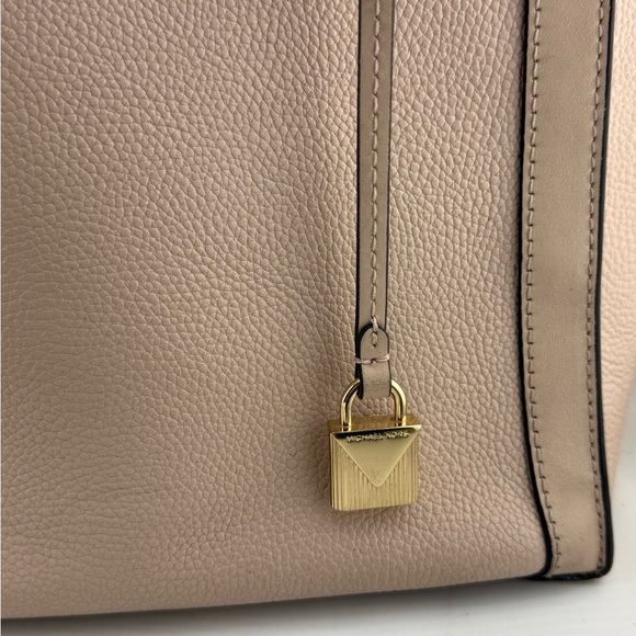 Michael Kors Beige Tote Bag - Picture 6 of 7